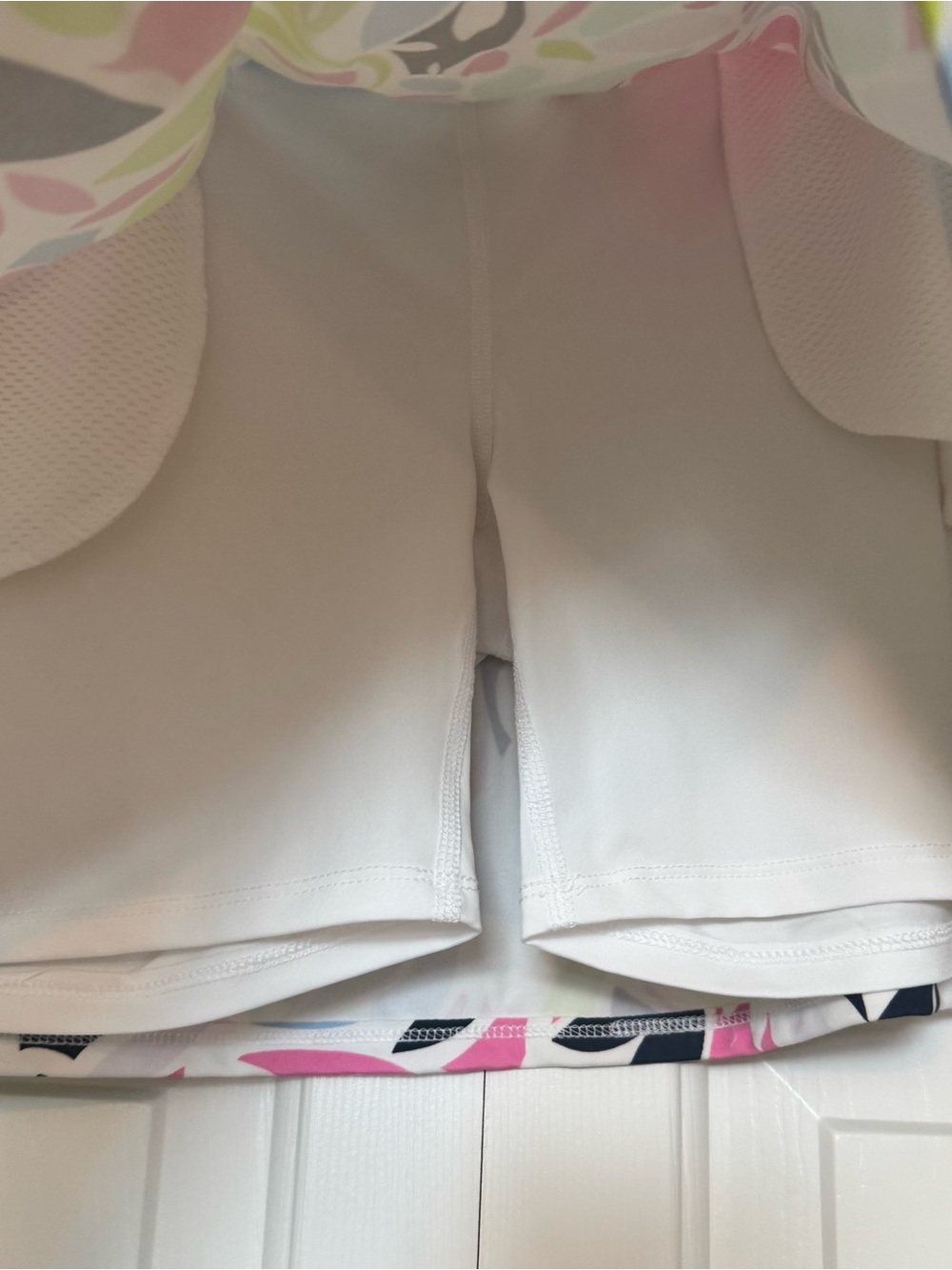 Tommy Bahama Golf Skort Size Large - Picture 2 of 6